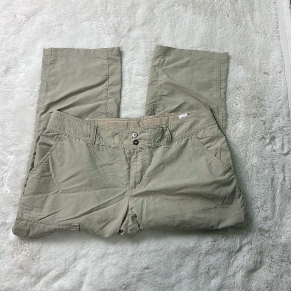 Columbia tan capris size 6